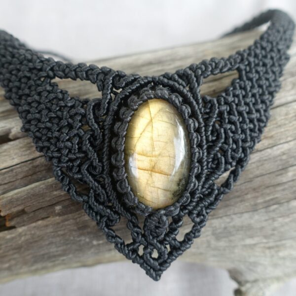 Labradorite Necklace – QUEEN OF MANTA